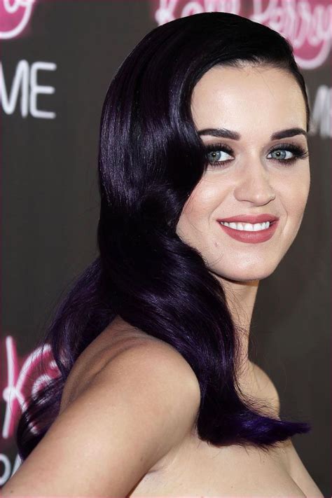 Katy Perry Frisur Purple Black Hair Dark Purple Hair Purple Hair