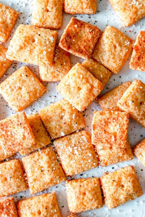 20 Min Cheesy Almond Flour Crackers Only 2 Ingredients The Toasted
