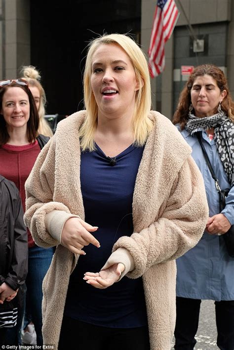 Mama June Goes Bra Free In Nyc After Boob Job Daily Mail Online
