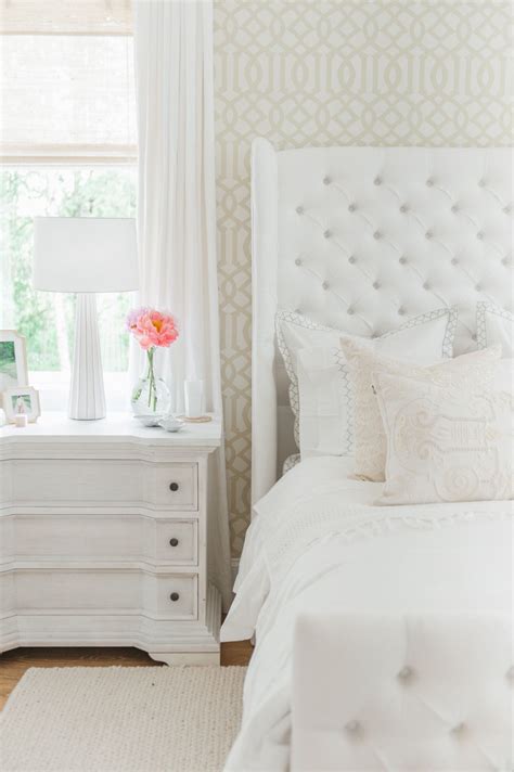 10 Ideas for Decorating that Forever Blank Wall Over Your ...