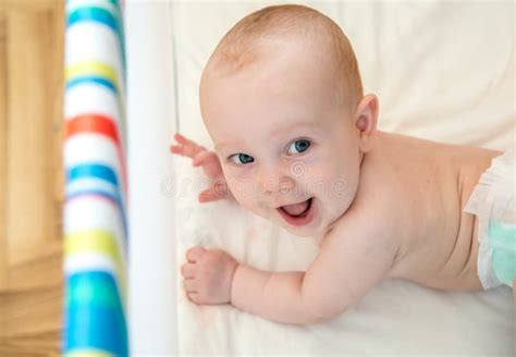 Bebé desnudo lindo imagen de archivo Imagen de infante 29787167