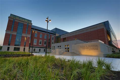 Located in waco, baylor offers 128 undergraduate degree programs. Paul L. Foster Campus for Business and Innovation | Baylor ...