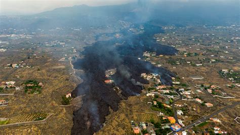 Volcanic Eruption Destroys Hundreds Of Homes On La Palma The New York
