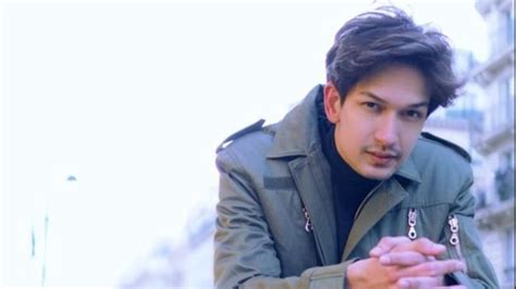 Posting foto dirangkul dimas dimas kahlil sudoyo beck atau yang lebih dikenal dengan dimas beck adalah seorang bintang. Masih Betah Melajang, Seleb Tampan ini Beberkan Seperti ...