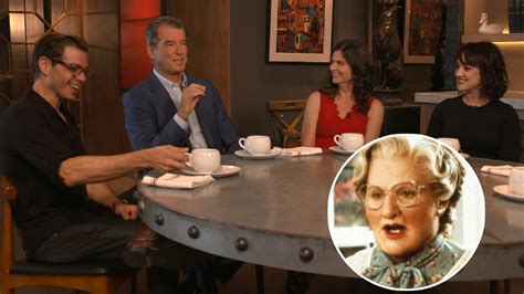 Mrs Doubtfire Cast Reunites 25 Years Later Remember Robin Williams