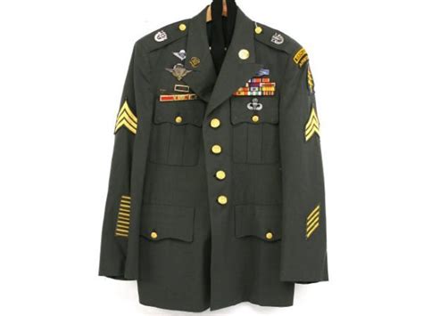 Vietnam War Army Green Beret Uniform With Medals Lot 86277