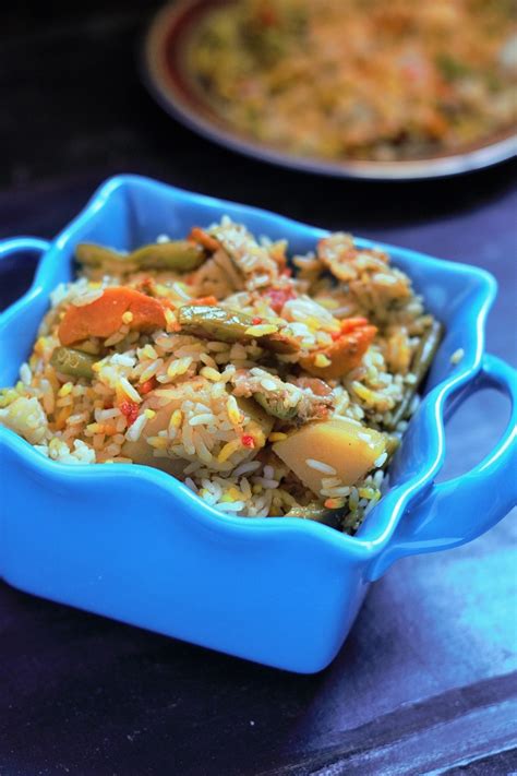 Pressure cooker veg biryani gives that recipe a quick twist. Easy Vegetable Biryani Recipe in Pressure Cooker | Fas Kitchen