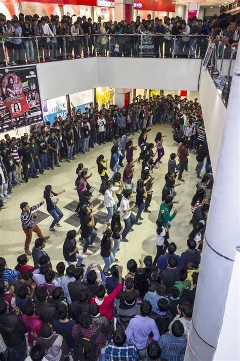 Flash Mob In A Shopping Mall Editorial Image Image Of Massive