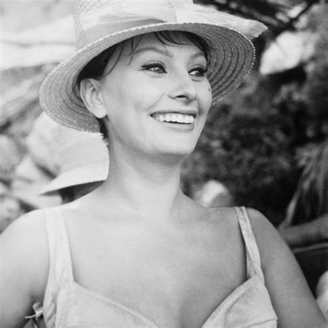 Sophia Loren On The Set Of It Started In Naples 1960 Sophia