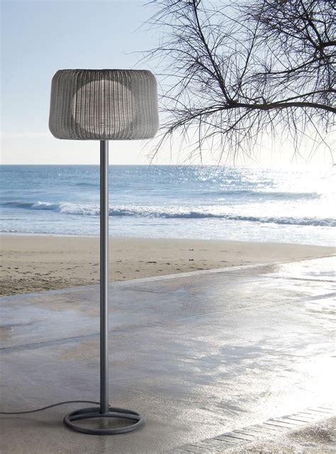 Special attention deserve the outdoor modern floor lamps, which thanks to its innovative designs add a plus of functionality and allow us to place them where desired, creating that. Fora Pie - Outdoor Floor Lamp | Bover | Outdoor floor ...