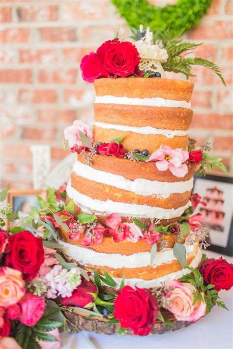 28 Trendy Summer Wedding Cakes That Speak To The Season