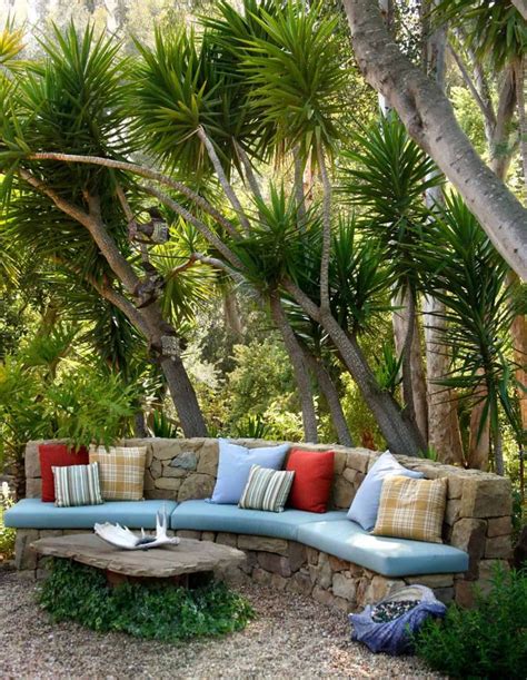 18 Awesome Tropical Outdoor Spaces For A Relaxing Backyard Oasis