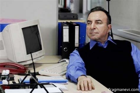 Yüksek öğretim eğitimini dil tarih coğrafya fakültesi sanat tarihi bölümü'nde tamamlamıştır. Zafer Ergin Resimleri - Sinemalar.com
