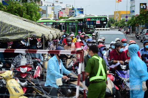Khi khai báo cho con trên cổng thông tin bảo hiểm xã hội thấy báo lỗi api exception occured one or more erros occured. Gò Vấp đang là vùng dịch nguy hiểm, Chủ tịch quận kêu gọi ...