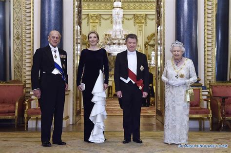 La reina y el duque están imposibilitados para asistir al bautizo real. Presidente Santos se reúne con la reina Isabel II en ...
