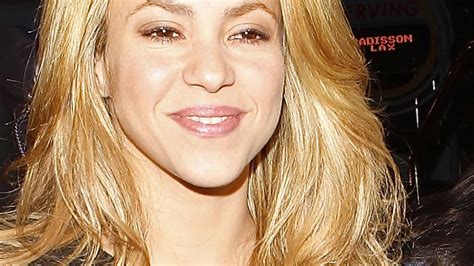 Shakira isabel mebarak ripoll (/ʃəˈkɪərə/; Wegen Gerard: Shakira macht's nur noch mit Frauen ...