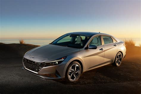 The elantra hybrid will be taking on the honda insight and toyota corolla hybrid, two compact sedans that have a longer history and bigger share of the market than. Hyundai Elantra Gas Mileage: Most Fuel-efficient ...