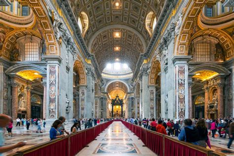 Studying Abroad Unk Student Paige Kristensen Gets Surprise At Vatican