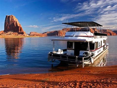 Lake Powell Utah Is The Perfect Place For A Houseboat Vacation