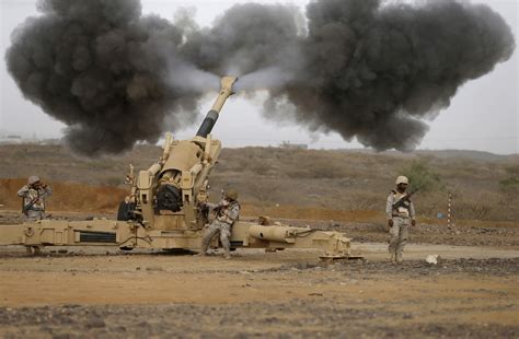 الحرب السعودية اليمنية 1934 تعود خلفيتها التاريخية إلى حرب وقعت بين المملكة المتوكلية اليمنية والأدارسة على فترات في 1974 طلبت السعودية اعتماد الحدود نهائيا ووافق وزير الخارجية اليمني آنذاك على الطلب إلا أنه قوبل برفض شعبي وسياسي كذلك أدى. اليمن.. مقتل 3 مدنيين وإصابة 5 آخرين بقصف مدفعي لحرس ...
