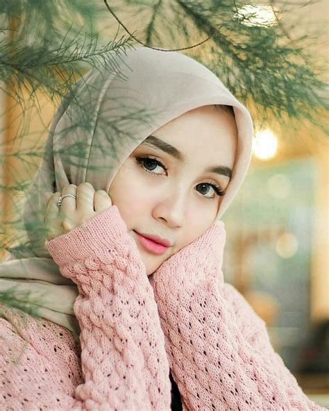 25 Selected Wallpaper Aesthetic Pink Girl Hijab You Can Use It Free Of
