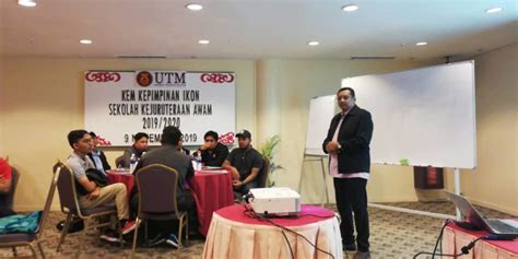 Difahamkan beliau memegang jawatan sebagai pengarah pegawai eksekutif, syarikat cell tissue technology. Kursus Kepimpinan IKON Mahasiswa 2019 | Dr. Siti Norafida ...