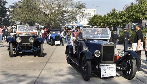 Commercial vehicles available for sale & purchase on commision basis. Love for vintage cars, anger against NGT ban: Classic car ...