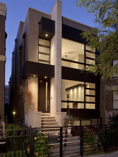 Read blog post about townhouse living with traditional and modern design & check out the best design ideas! Chicago Contemporary Exterior Design | Townhouse exterior ...