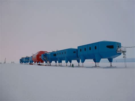 Die Erste Bewegliche Forschungsstation Der Welt Antarctic Antarctica