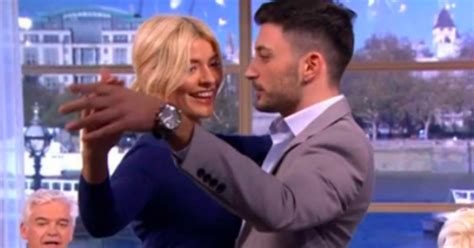 Strictlys Giovanni Pernice Drops Holly Willoughby Hint Saying Shell