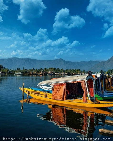 Dal Lake Srinagar Kashmir Places To Visit Beautiful Places To Visit