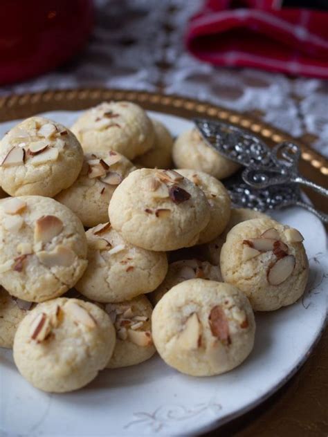 It's an old tradition known in every household. 35+ Traditional Scandinavian Christmas Recipes | Cookies recipes christmas, Norwegian food ...
