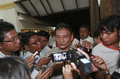 Burma And Freedom Burmese Leaders And Karen Rebels Sign Ceasefire