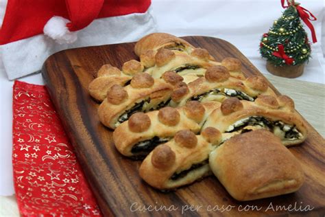 Tronchetto di natale salato antipasto vigilia di natale,antipasto per natale,facile da fare e molto scenografico.rotolo salato per antipasto con salmone. Albero di natale salato, ricetta - Cucina per caso con Amelia