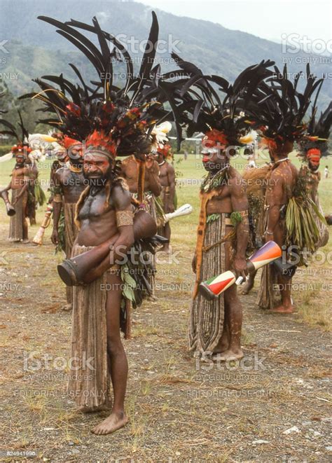 Chislennost.com has used information from reliable sources. Singsing In Papua New Guinea 1977 Traditionally Dressed ...