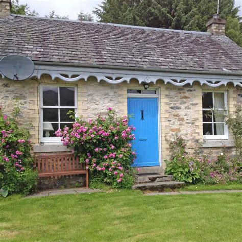 Find your cosy holiday bolthole now! Secluded Holiday Cottages in Perthshire Scotland - log ...