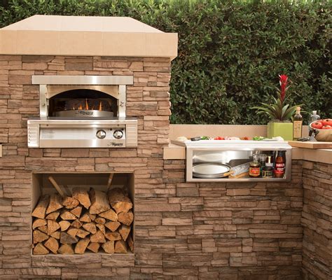 From experimenting with healthy recipes to splurging on rustic comfort food, a bbq pizza oven is a great way to keep things interesting in and out of the kitchen! Design for 14' x 8' BBQ Island