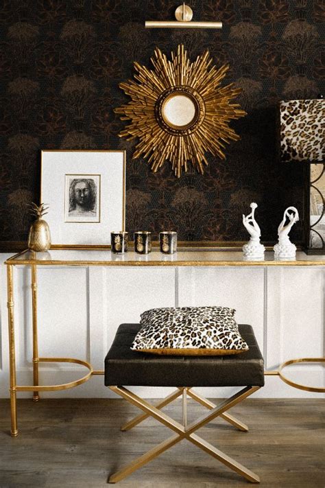 Laurence llewelyn bowen's infectious flamboyance translates perfectly to your walls with this stunning range of wallpaper styles from the iconic designer. Copacabana by Laurence Llewelyn-Bowen - Black Copper ...