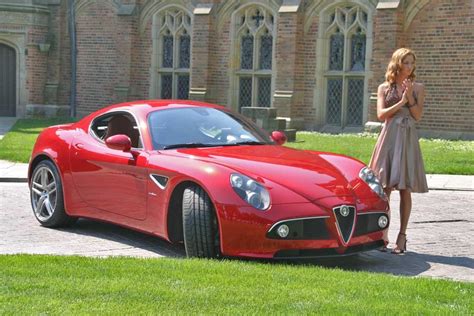 De technologie en materialen van de concept heeft het te danken aan zijn voorganger: Report: Alfa Romeo Planning 4C Sports Concept For Pebble Beach