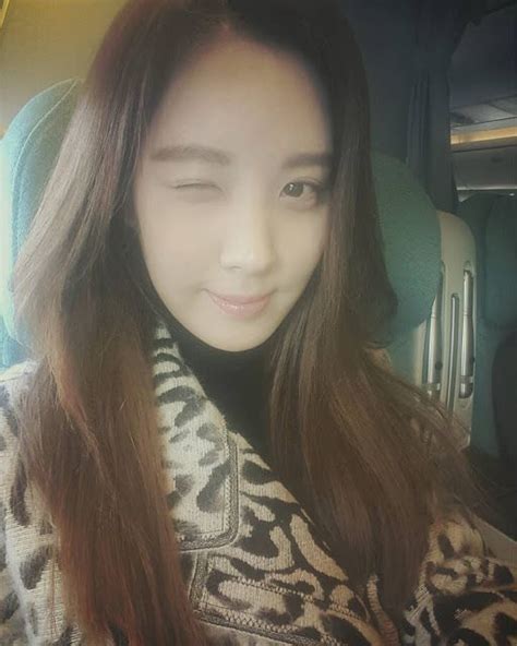 Snsd Seohyun Greets Fans With Her Cute Wink Seohyun Snsd Girls Generation