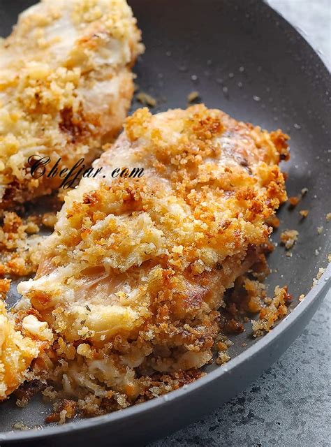 · this parmesan crusted chicken is an easy meal idea. LONGHORN PARMESAN CRUSTED CHICKEN ( VIDEO) | Chefjar