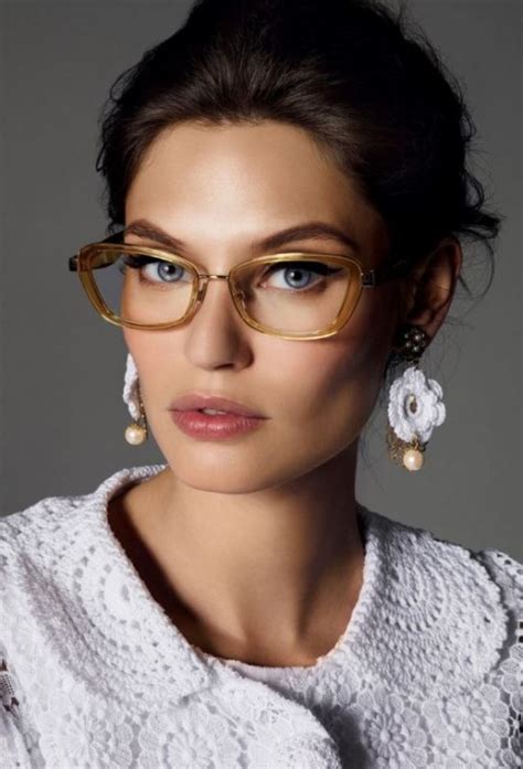 3 Smart Tricks And 17 Stylish Makeup Ideas For Glasses Wearers Styleoholic