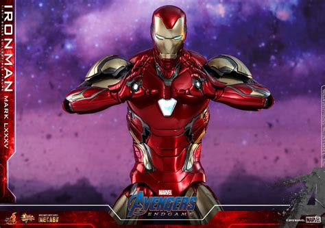 Basically, a pair of gloves with their fingers cut off at varying lengths. Avengers: Endgame Iron Man Hot Toys Figure Coming Soon ...
