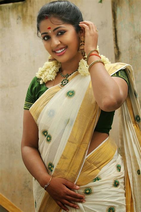 Actress Hd Gallery Navya Nair Kannada Actress Latest Saree Photo Gallery