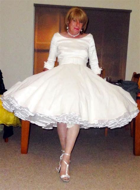 Pinup Elke Pg7 Girls Petticoats Petticoat Dress Pretty Dresses