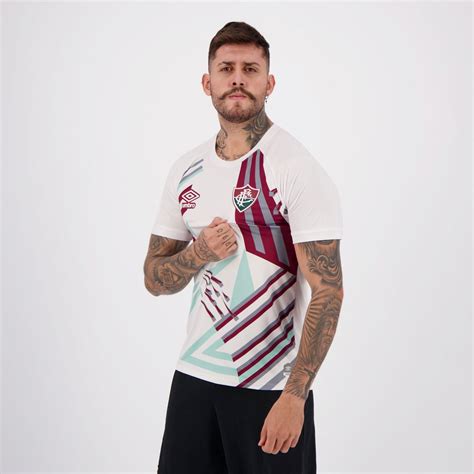 Um deles, próximo à barra, homenageia os 50 anos da. Camisa Umbro Fluminense Goleiro 2020 Branca - FutFanatics