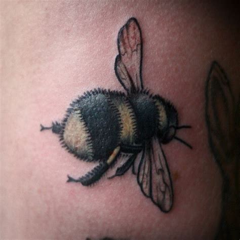 Have a look at the following pictures to get some ideas as how you can design and color it. IMG_2463 | Bee tattoo, Bumble bee tattoo, Tattoos