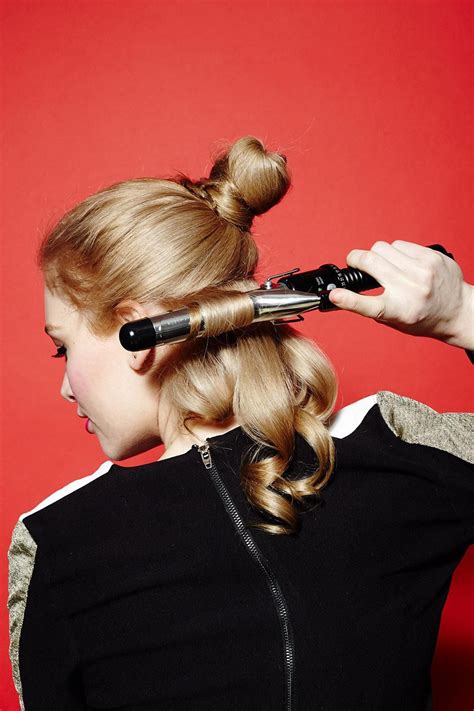 It will give you lasting voluptuous curls while keeping your hair healthy and hydrated. Curling Iron Hairstyles - Curly Hairstyle Guide | Curling ...