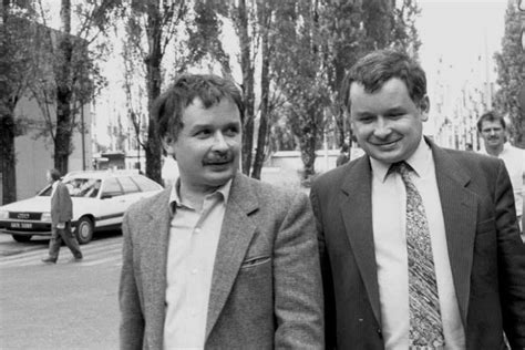 Wiek, data urodzenia, partnerka, wzrost, instagram, dziennikarz, życie prywatne, kariera. To ukształtowało Jarosława Kaczyńskiego, jakiego znamy ...