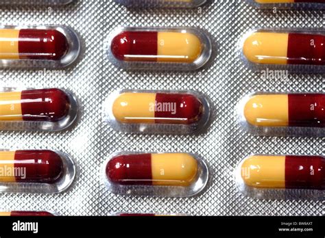 Antibiotic Tablets Hi Res Stock Photography And Images Alamy